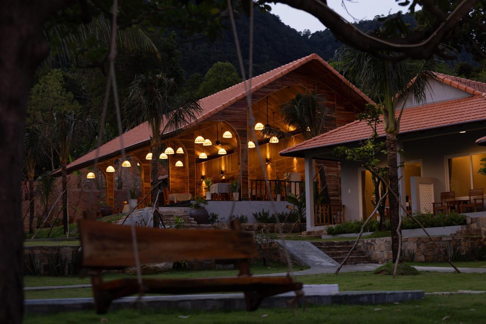 Cosian Bay Phu Quoc Resort Bagian luar foto